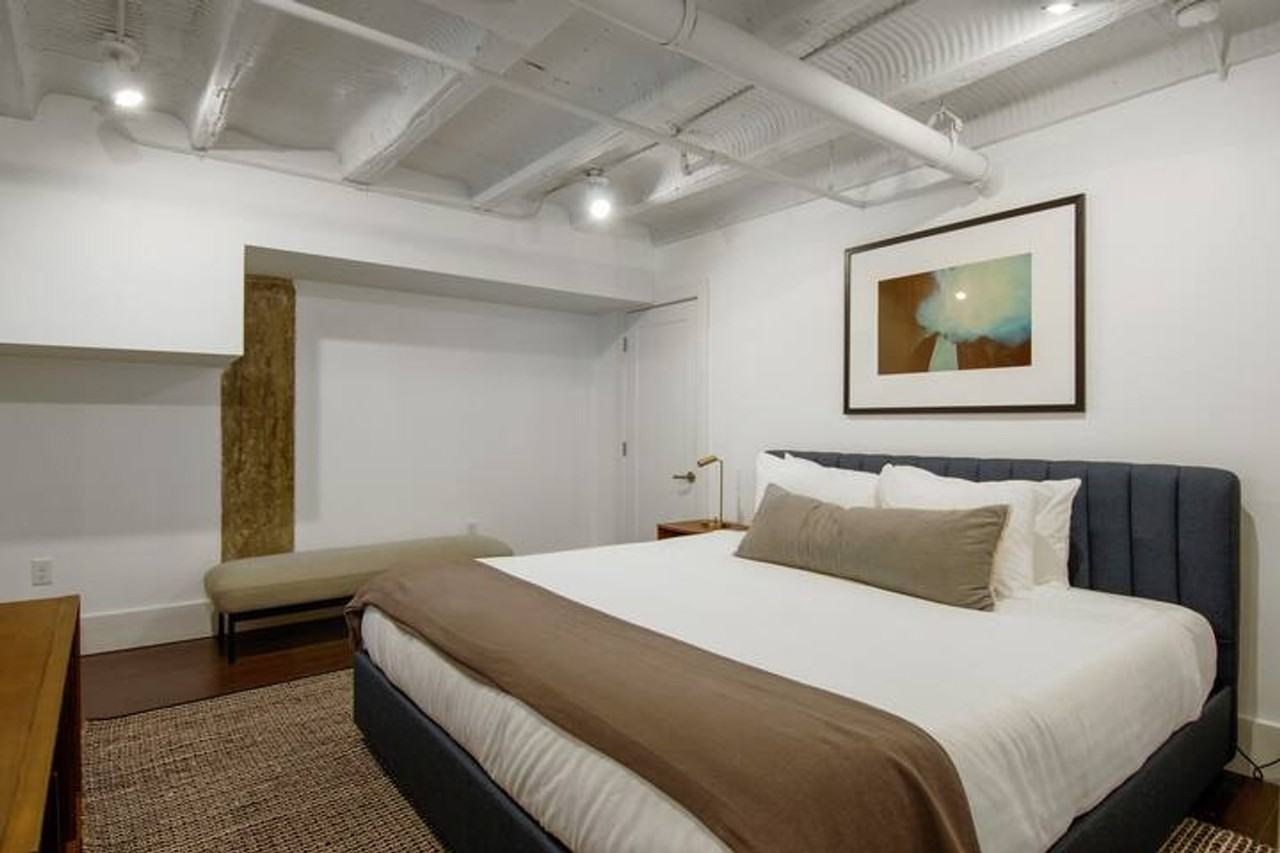 822 Howard Avenue - Photo 7 of 27