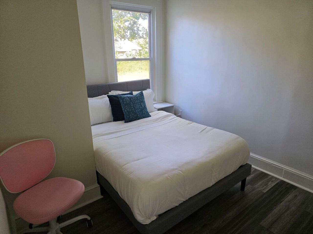 539 Woodruff Rd #1283039P - Photo 4 of 20