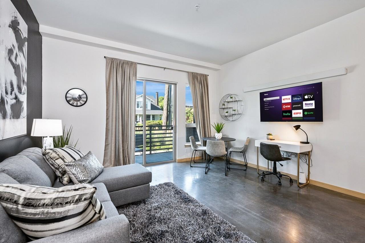 3007 Beacon Ave S #1284576P - Photo 2 of 21