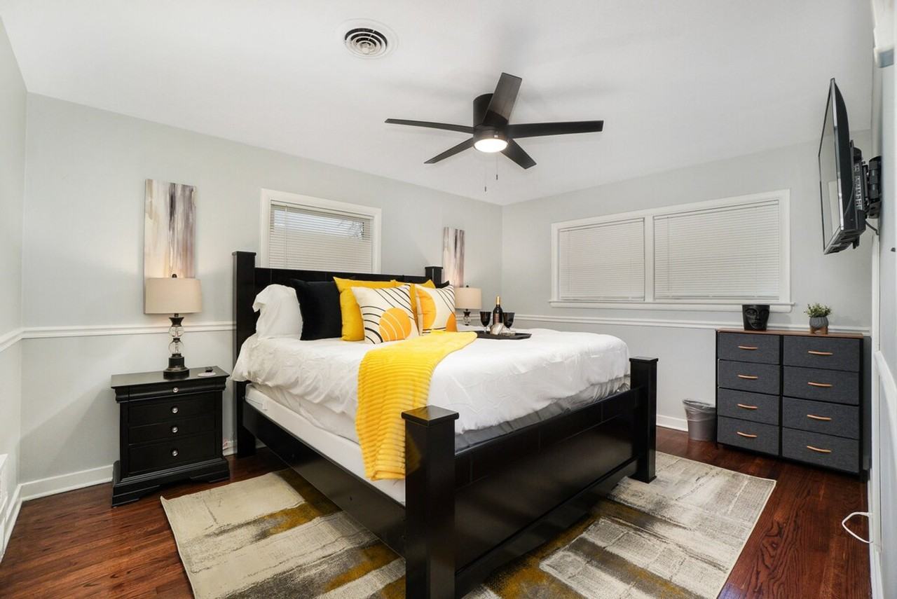 7117 N Crawford Ave #1285067P - Photo 2 of 23