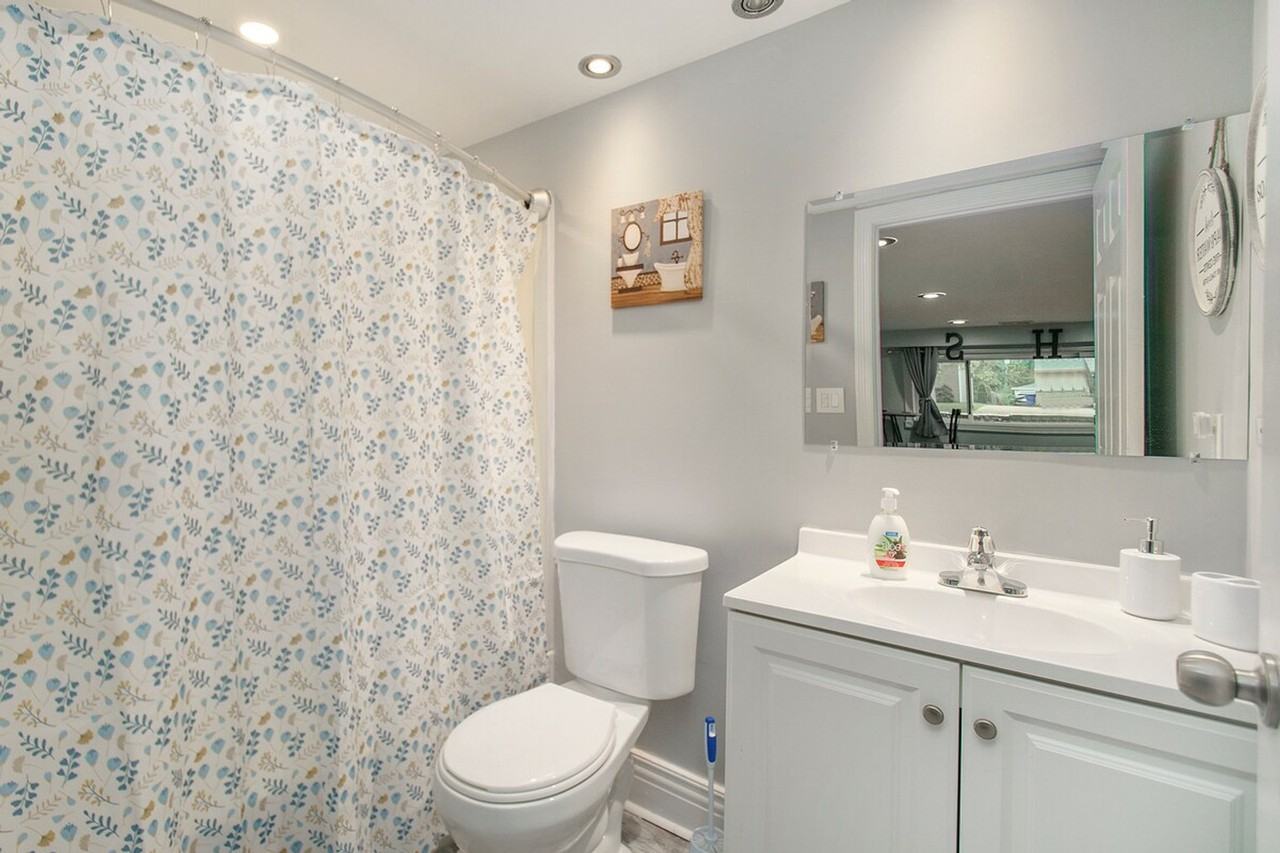 40 S Main St #1285081P - Photo 2 of 18