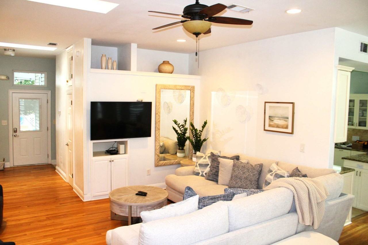 82 Mark St #1285919P - Photo 7 of 50