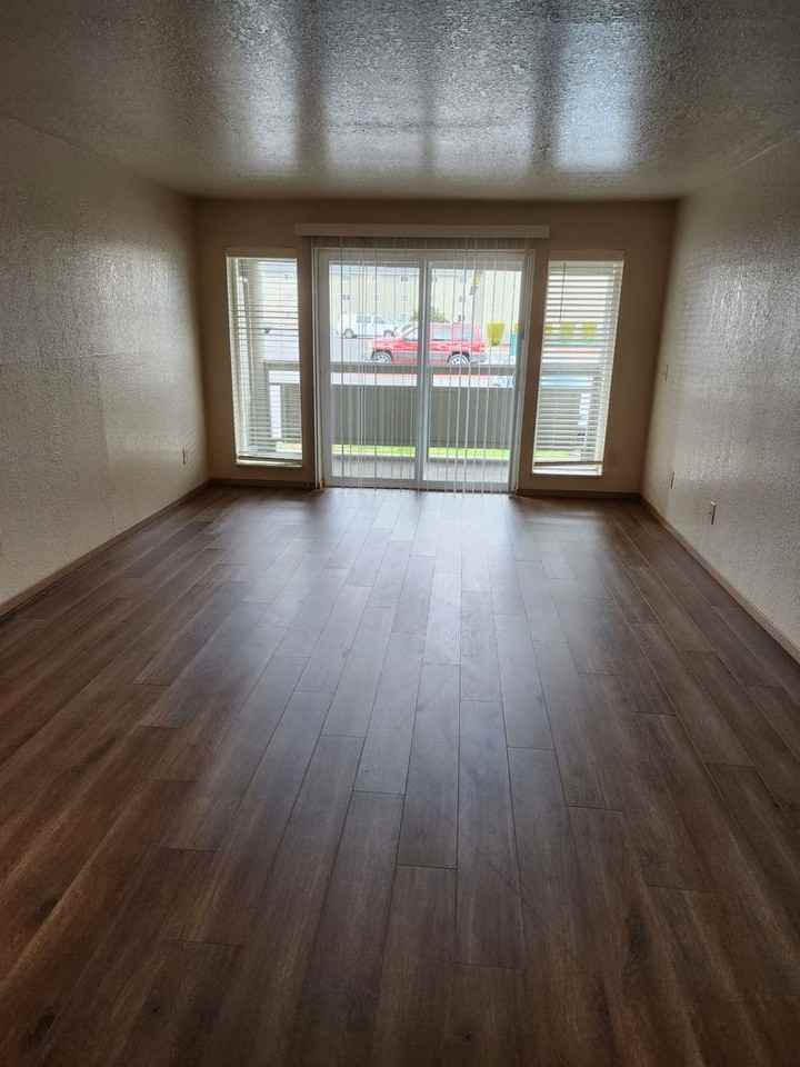 Cascade West - Photo 3 of 12