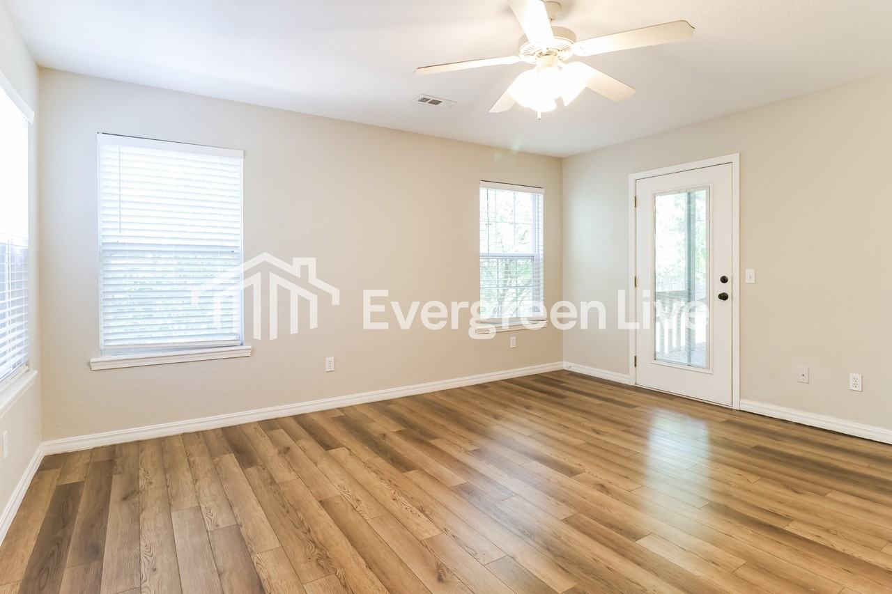 9 Ormskirk Ln - Photo 2 of 17