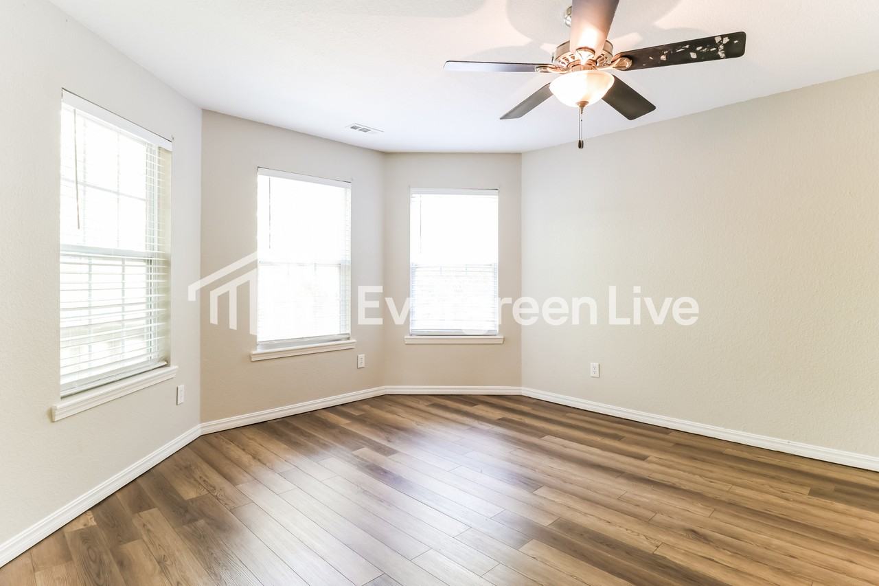 9 Ormskirk Ln - Photo 3 of 17