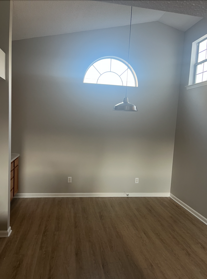 9493 Leeds Cir - Photo 2 of 8