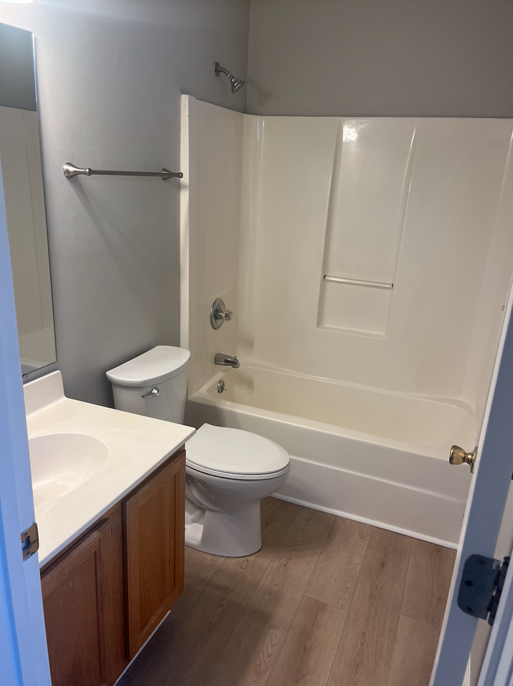 9493 Leeds Cir - Photo 4 of 8