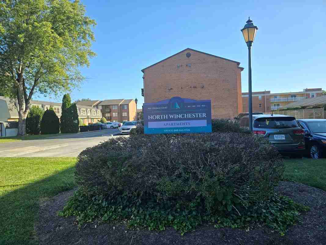 800 Thomas Ct ##1 - Photo 2 of 15