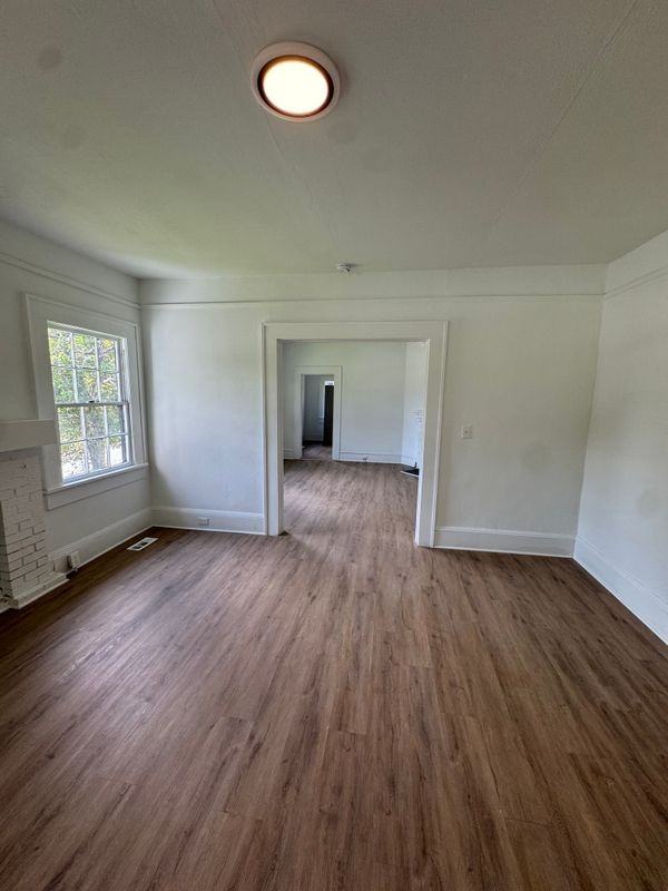 1097 Edna Pl - Photo 2 of 10