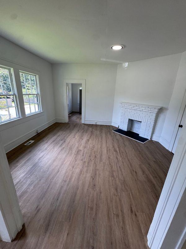 1097 Edna Pl - Photo 3 of 10