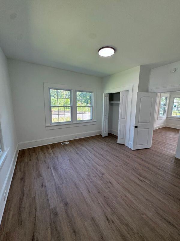 1097 Edna Pl - Photo 4 of 10