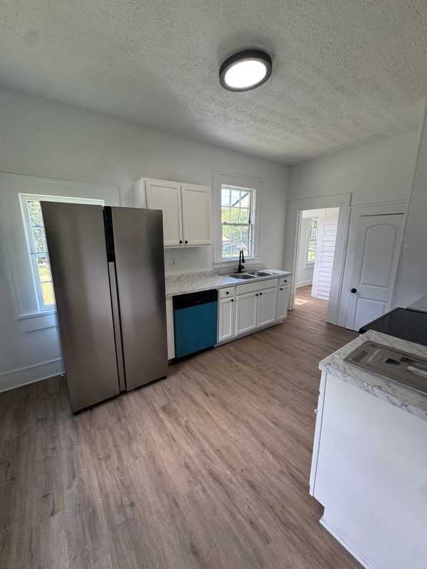 1097 Edna Pl - Photo 7 of 10