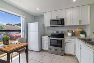 2720 S Oakland Forest Dr - Photo 1 of 1