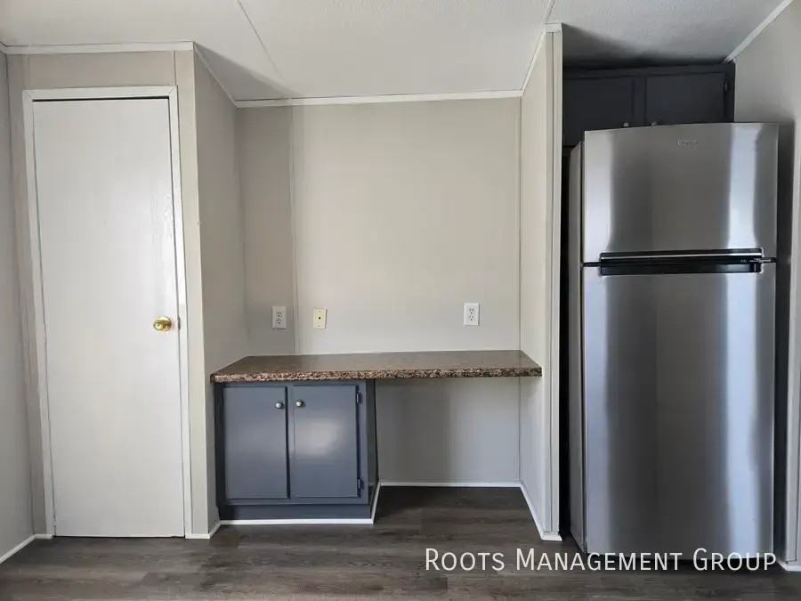 160 Hawk Dr #160 - Photo 3 of 12