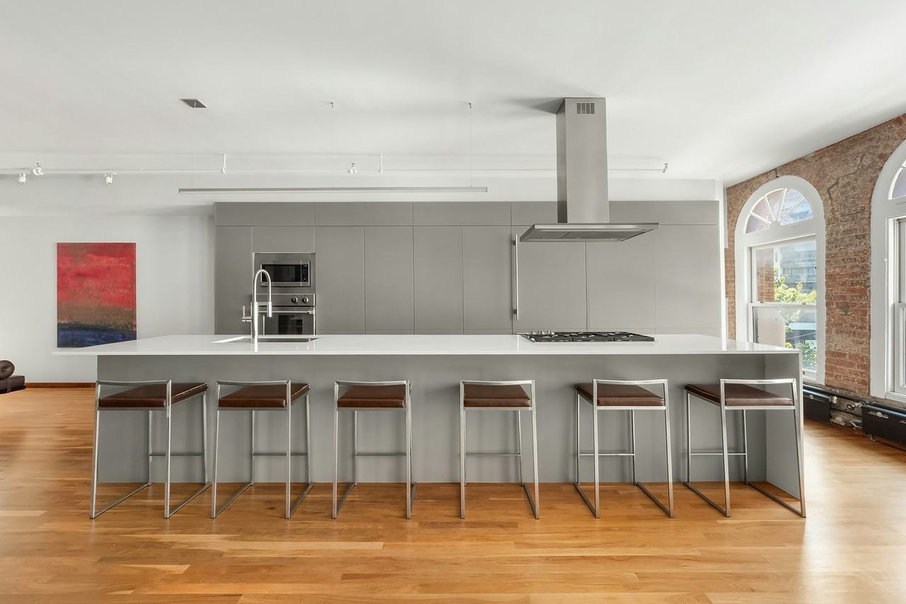 307 W Broadway #3 - Photo 4 of 23