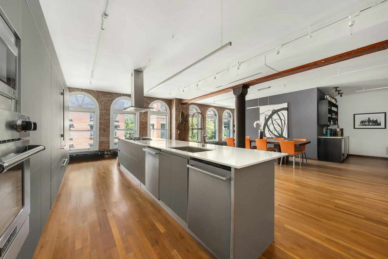 307 W Broadway #3 - Photo 5 of 23