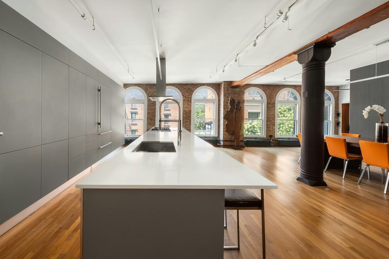 307 W Broadway #3 - Photo 6 of 23