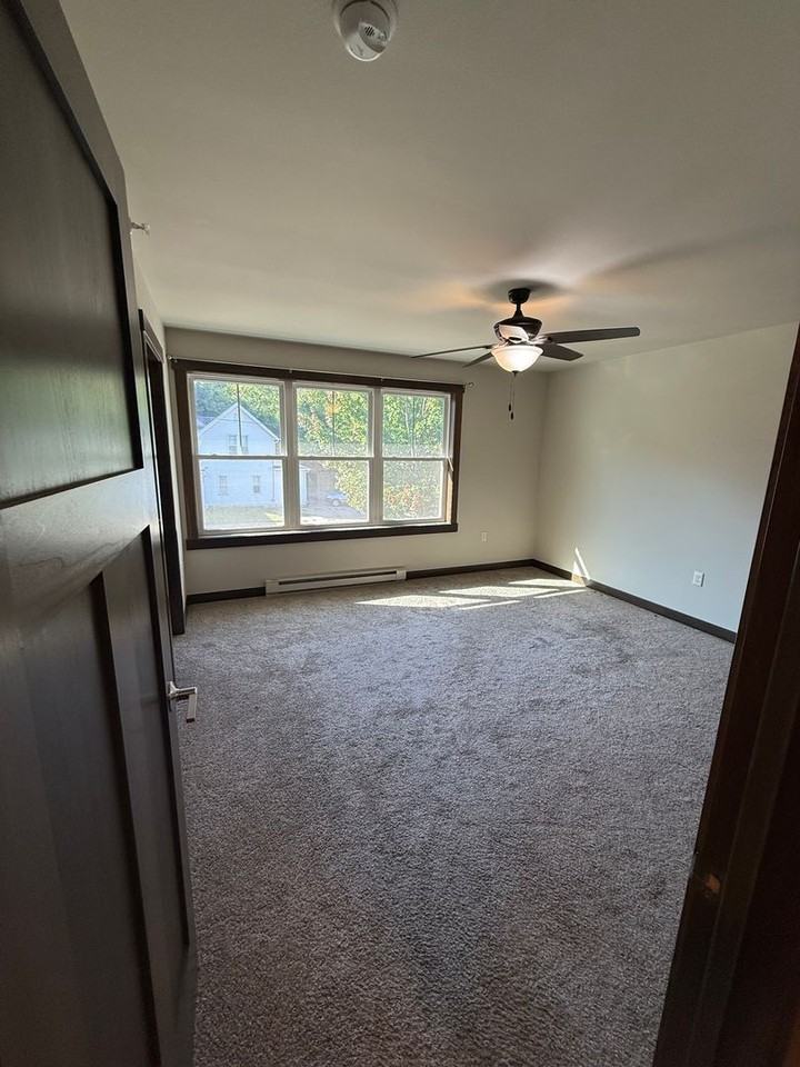 Walters Flats - Photo 6 of 27