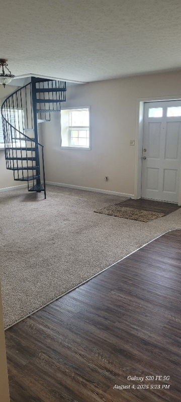 7057 Saint John Rd - Photo 3 of 14