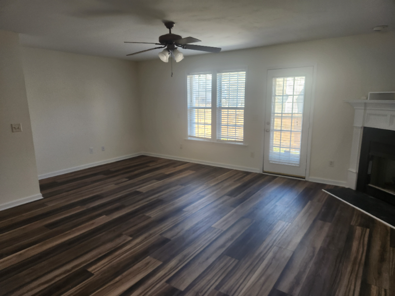 4720 Windbreak Ln - Photo 3 of 9