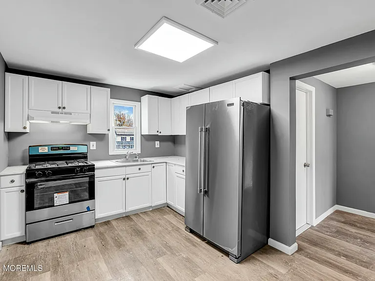 211 Delaware Ave #2 - Photo 3 of 14
