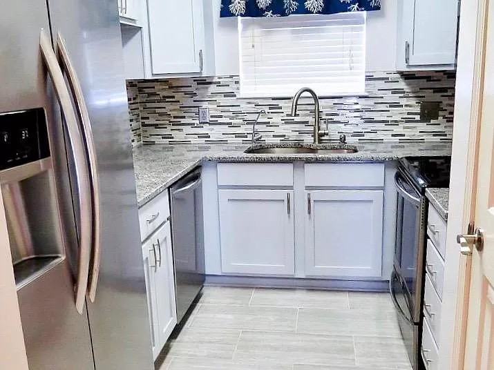 8380 Northside Dr - Photo 3 of 15