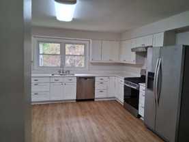 1550 Harding Ave - Photo 1 of 1