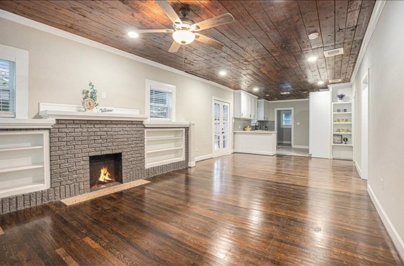 7449 Walker St - Photo 3 of 12