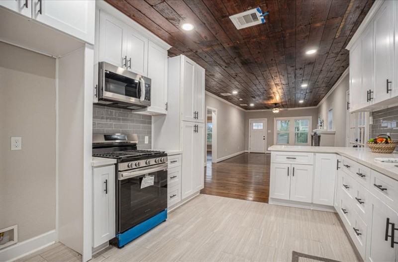 7449 Walker St - Photo 6 of 12