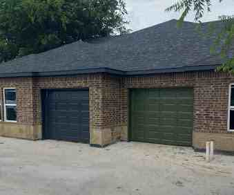 221 San Angelo Ave #B - Photo 3 of 8