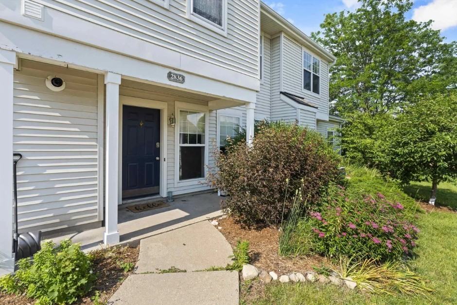 2836 Holborn Cir #2836 - Photo 2 of 7