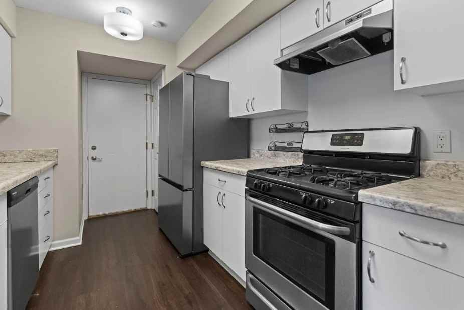 2836 Holborn Cir #2836 - Photo 5 of 7