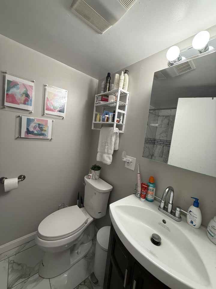 403 Seward Square Southeast #2 - Photo 5 of 15