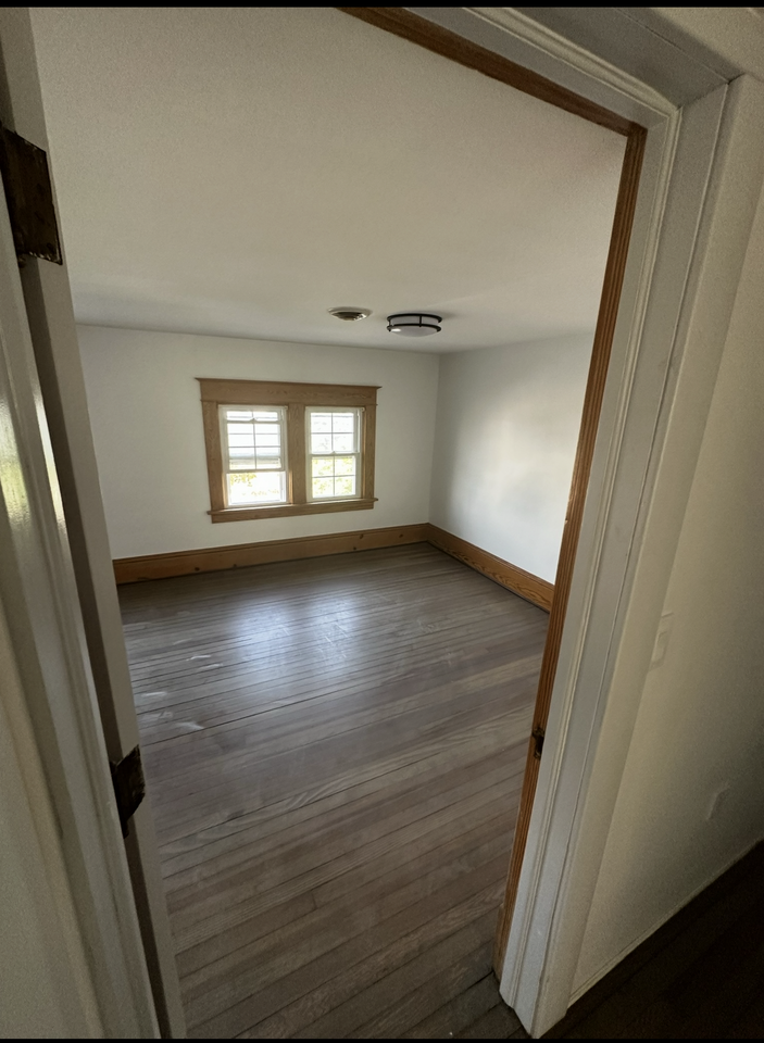 685 Washington Ave #3 - Photo 2 of 12