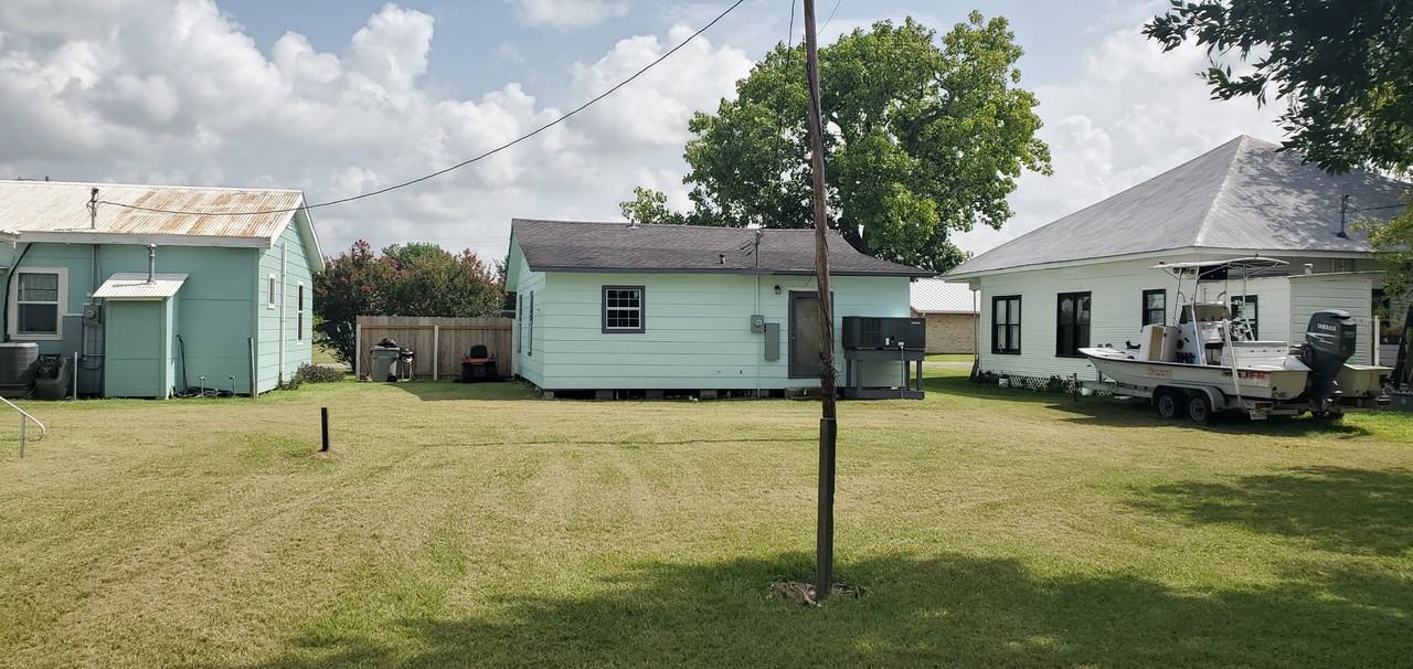 309 W Dallas Ave #NA - Photo 2 of 11