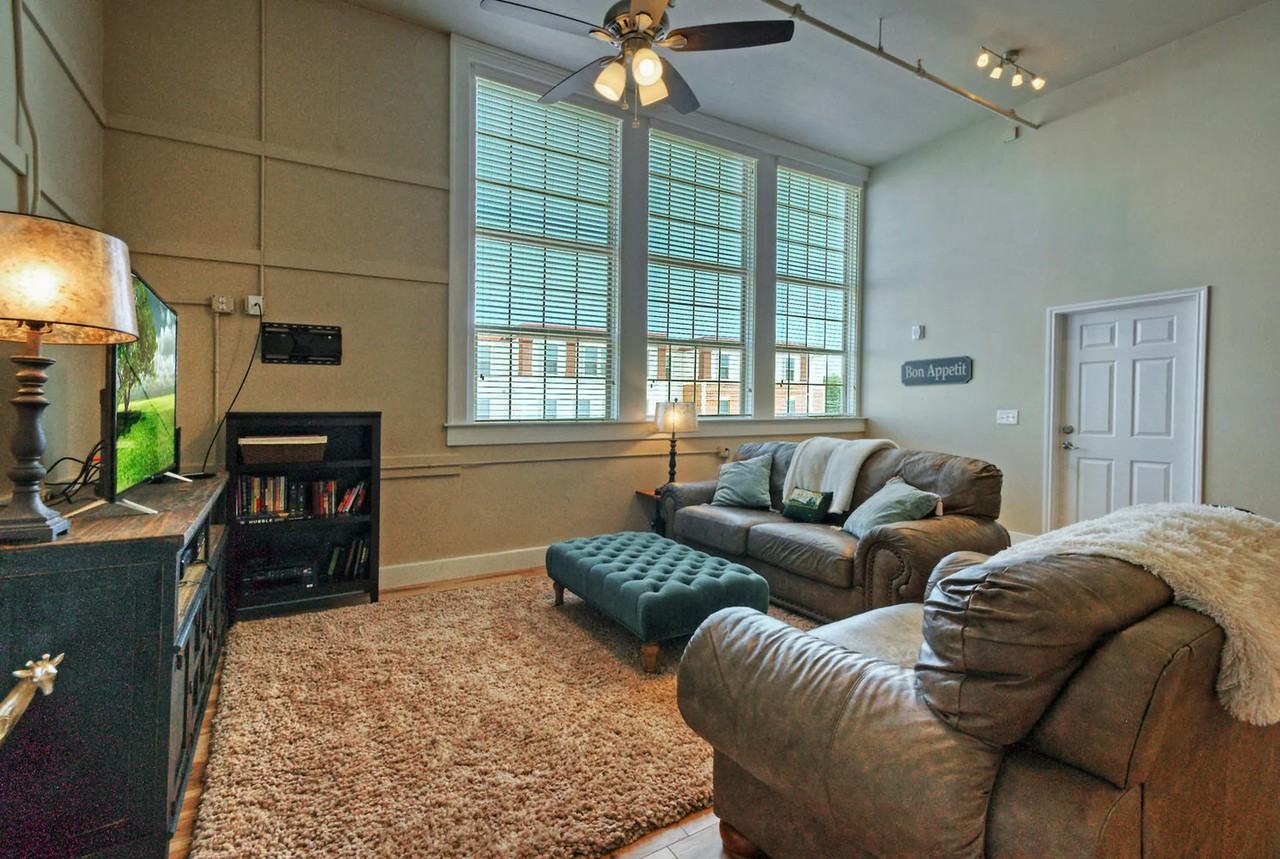 805 S 8th St #105 - Photo 3 of 5