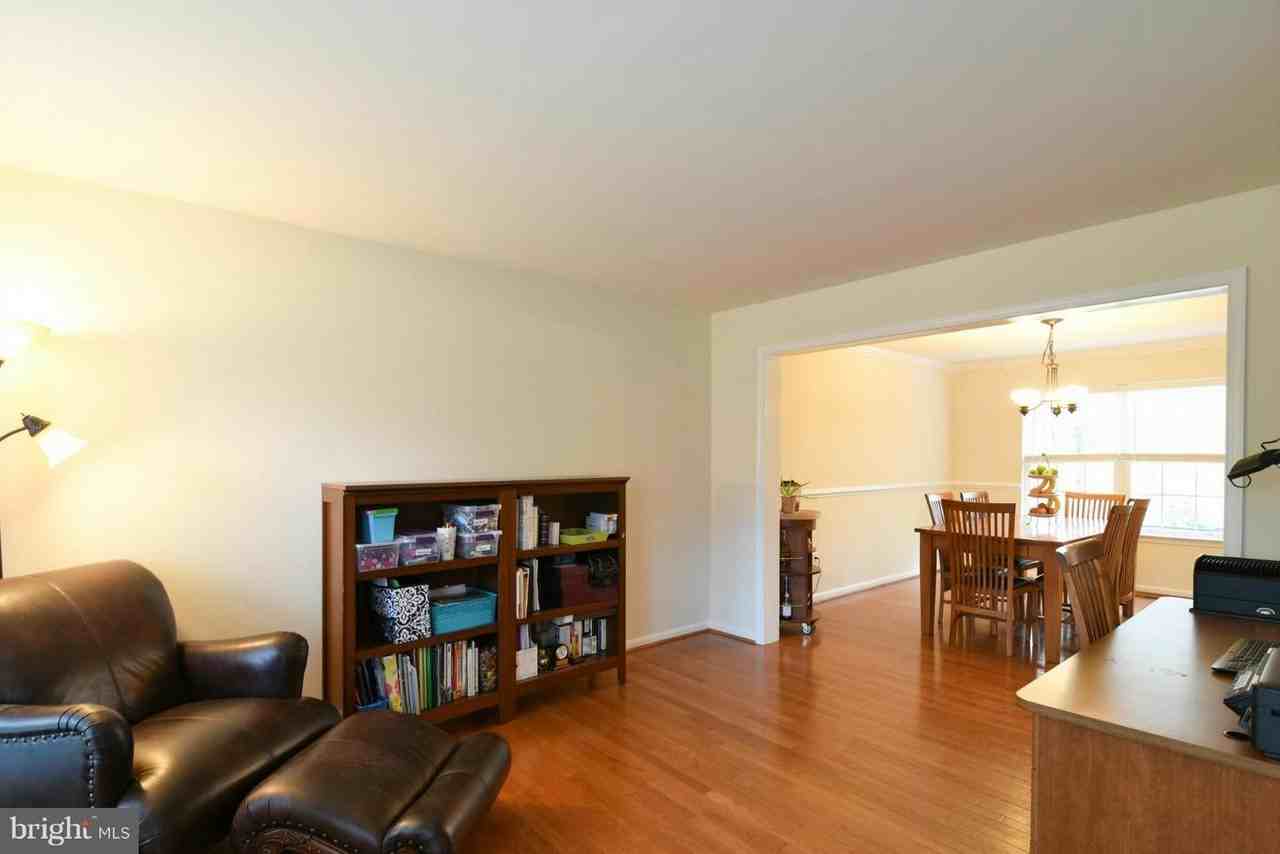 2892 Nicely Ct #NA - Photo 2 of 33