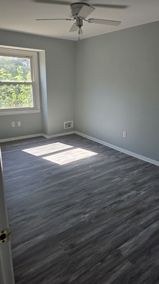 5753 Utrecht Rd - Photo 3 of 9