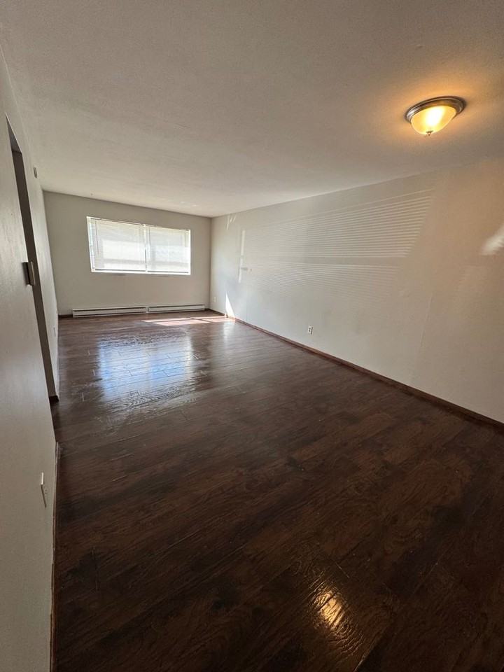 Wesleyan Apartments - Photo 7 of 9