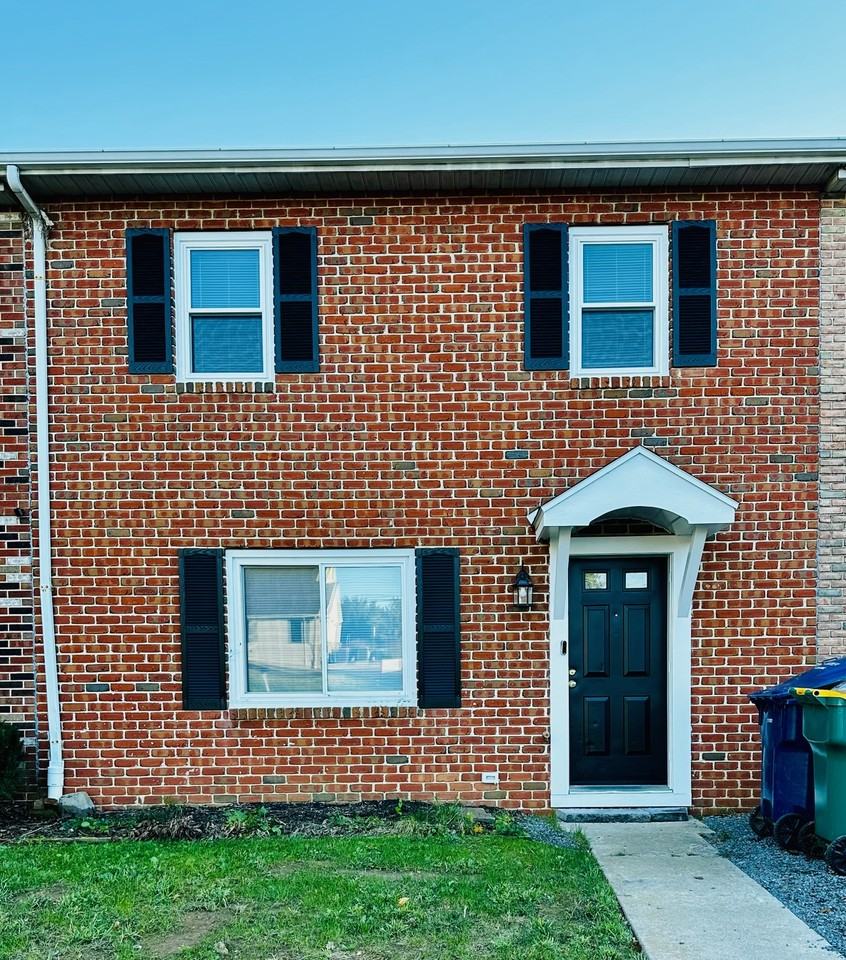 2016 Hale Ct #2016 - Photo 2 of 18