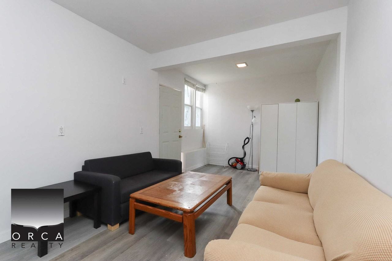 1035 Holdom Avenue - Photo 3 of 11