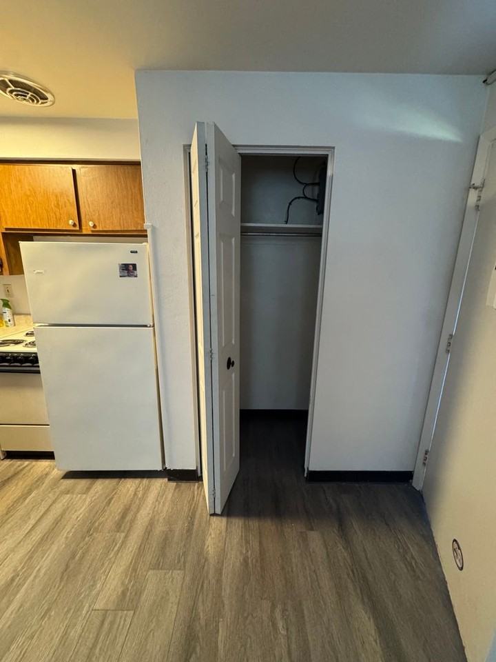 311 Lunar Ln - Photo 3 of 9