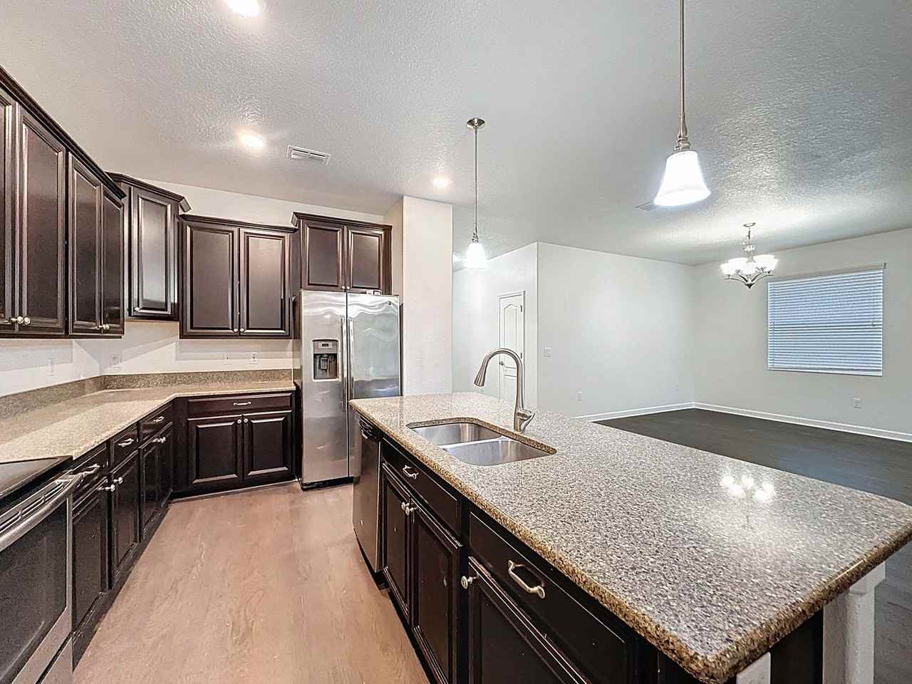 5218 Cortland Dr - Photo 3 of 49