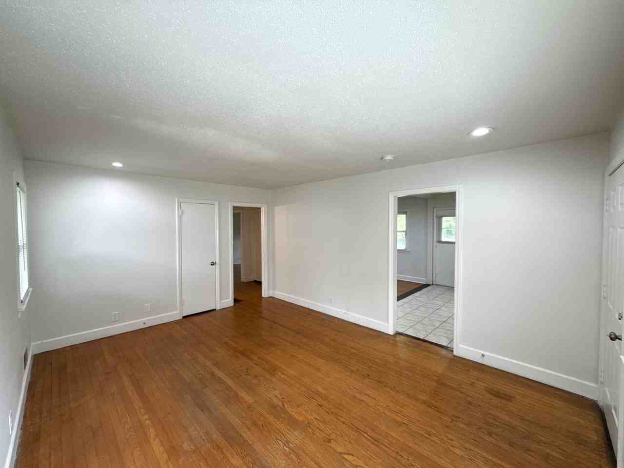 424 East Walnut Avenue - Photo 3 of 17