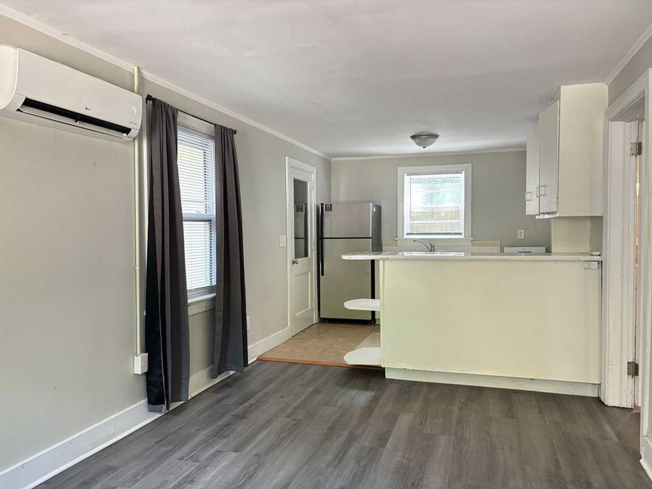 27 1/2 Oak Forest Dr - Photo 2 of 13