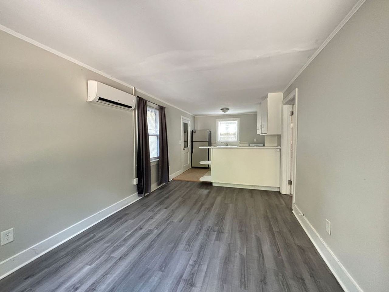 27 1/2 Oak Forest Dr - Photo 3 of 13