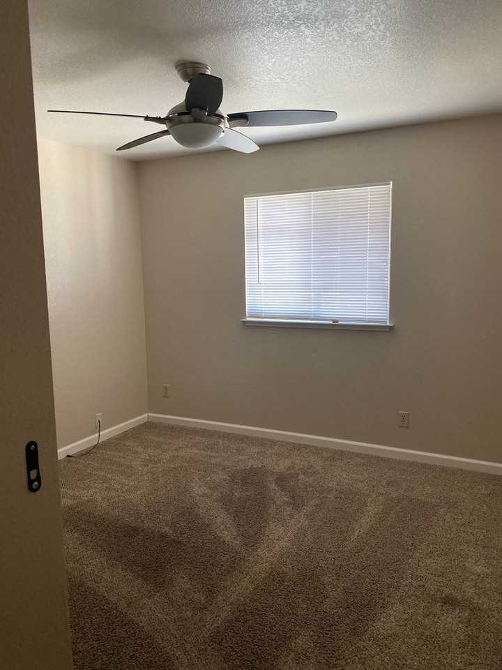 1547 Dana Dr - Photo 2 of 11