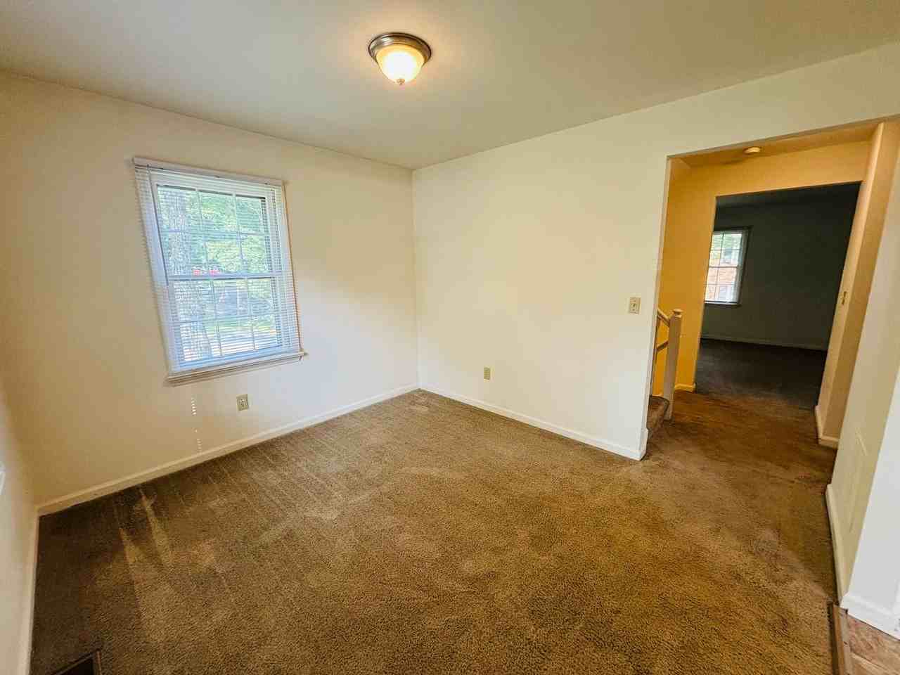 218 Huntington Ln - Photo 7 of 22