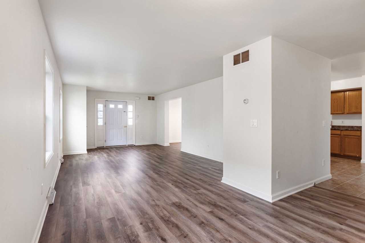 354 W Main St - Photo 3 of 20