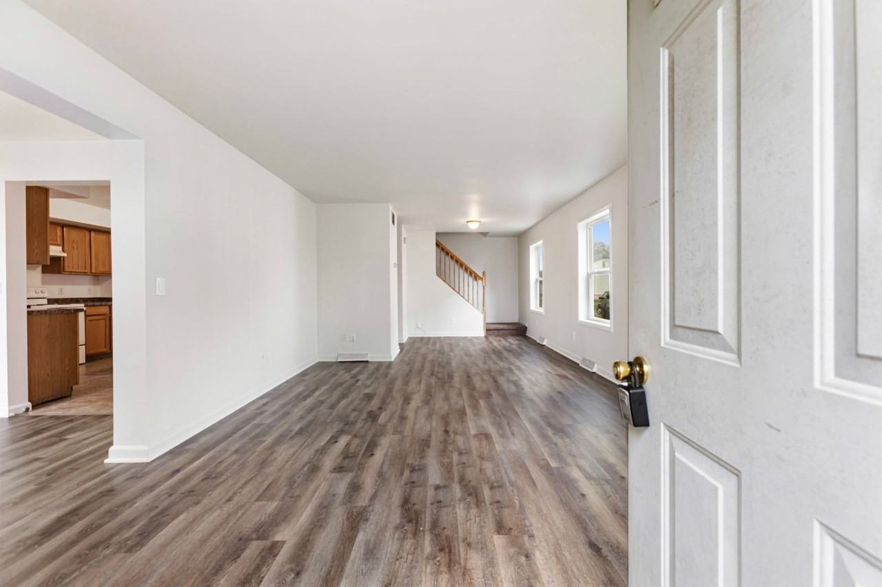 354 W Main St - Photo 4 of 20